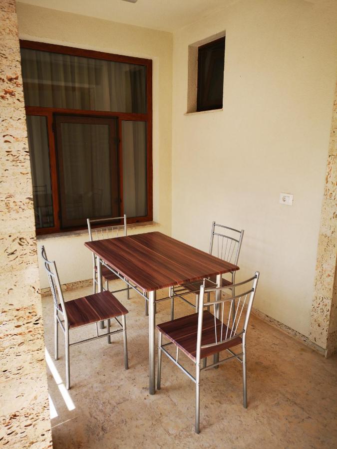 Brize Guest House ตูซลา ภายนอก รูปภาพ